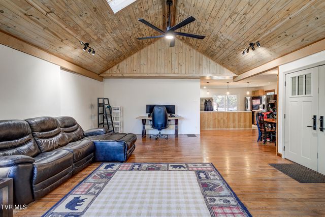 124 Ogle Road, Unicoi, TN 37692