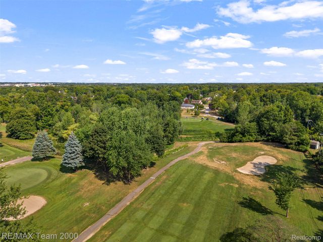 15785 Edgewood Street, Livonia, MI 48154