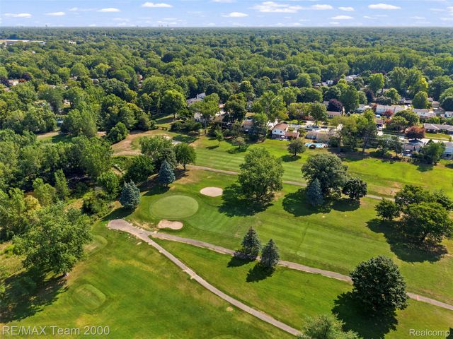 15785 Edgewood Street, Livonia, MI 48154