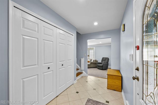 15785 Edgewood Street, Livonia, MI 48154