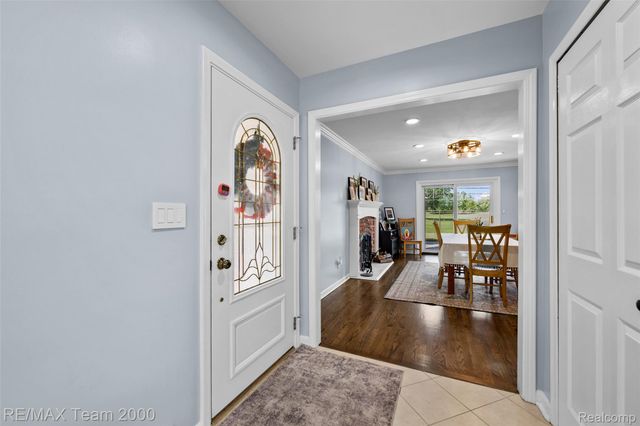 15785 Edgewood Street, Livonia, MI 48154
