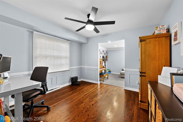 15785 Edgewood Street, Livonia, MI 48154
