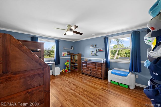 15785 Edgewood Street, Livonia, MI 48154