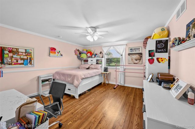 15785 Edgewood Street, Livonia, MI 48154