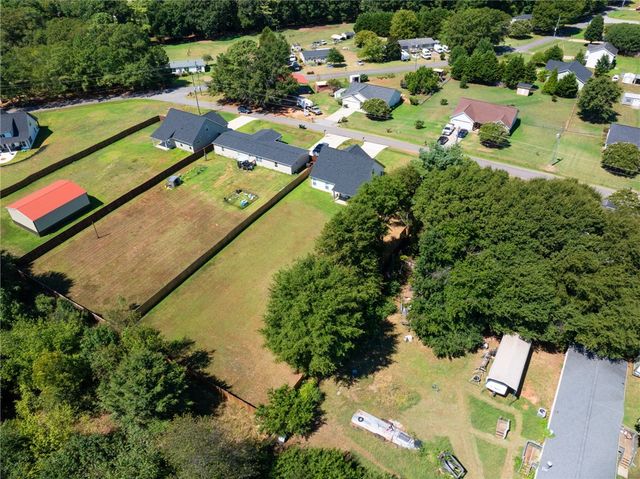 102 Turkey Trot Road, Williamston, SC 29697