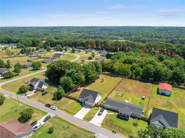 102 Turkey Trot Road, Williamston, SC 29697