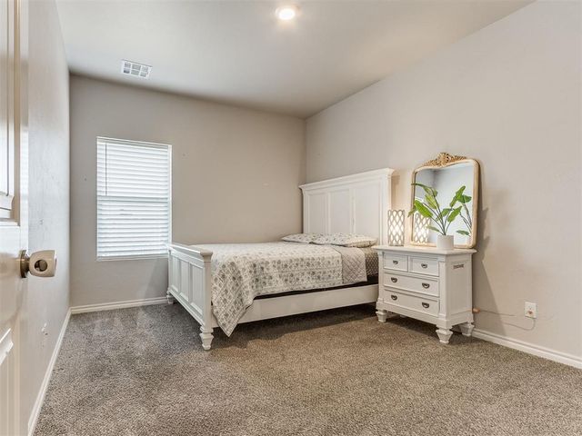 10621 Little Sallisaw Creek Drive, Yukon, OK 73099