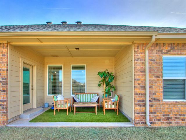 10621 Little Sallisaw Creek Drive, Yukon, OK 73099