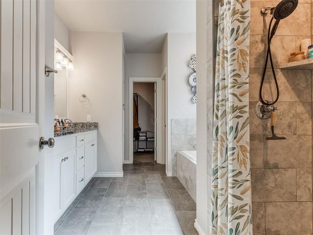 10621 Little Sallisaw Creek Drive, Yukon, OK 73099