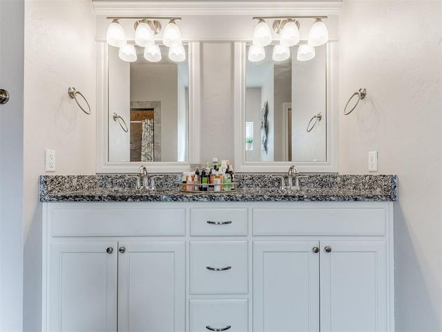 10621 Little Sallisaw Creek Drive, Yukon, OK 73099