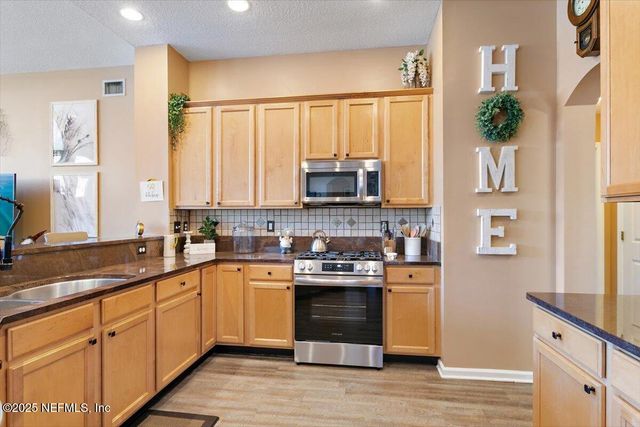 1858 SENTRY OAK Court, Fleming Island, FL 32003