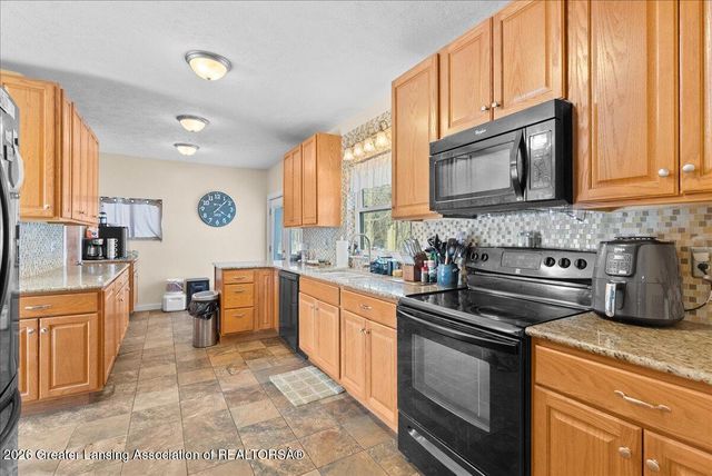 2689 Narrow Lake Road, Charlotte, MI 48813