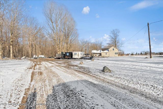 2689 Narrow Lake Road, Charlotte, MI 48813