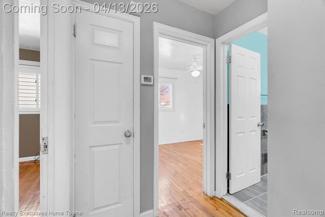 29940 John J Street, Roseville, MI 48066