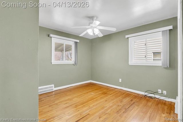 29940 John J Street, Roseville, MI 48066
