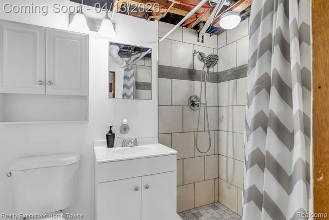 29940 John J Street, Roseville, MI 48066