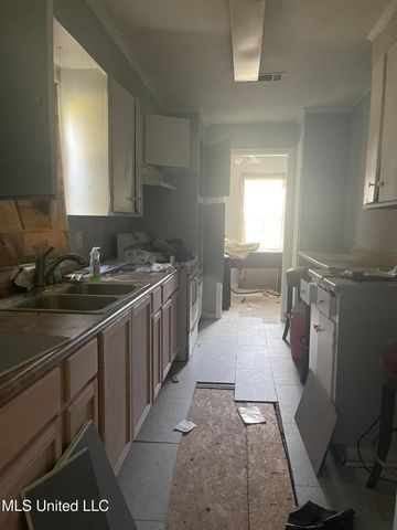 3853 Warner Avenue, Jackson, MS 39213