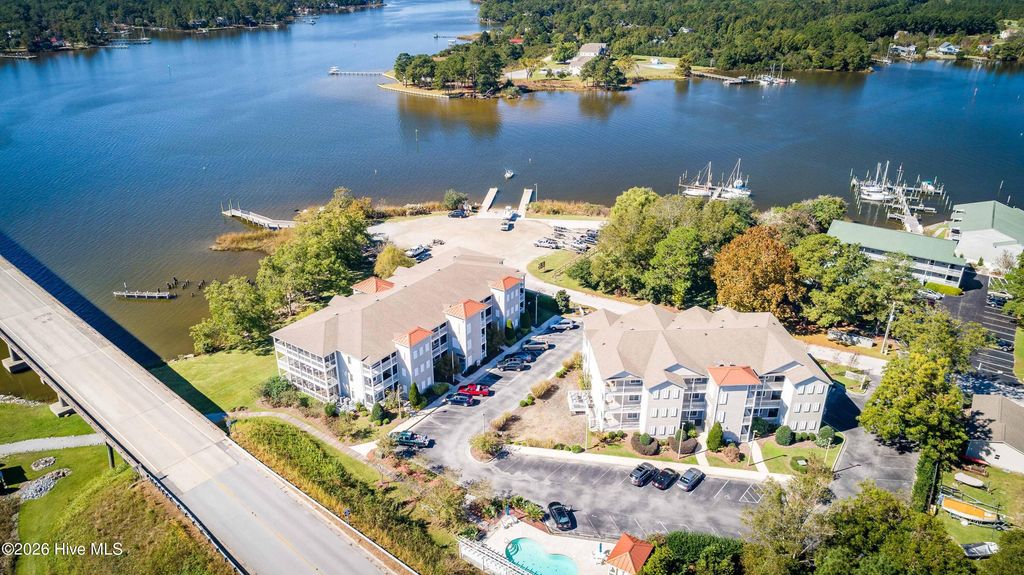 300 Midyette Street B5, Oriental, NC 28571