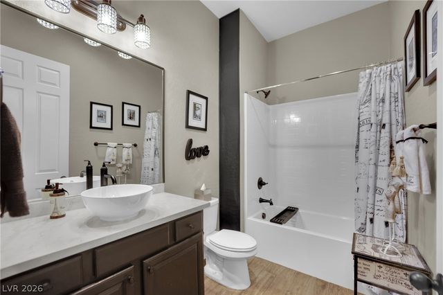 5523 Kyle Peak Court, Las Vegas, NV 89135