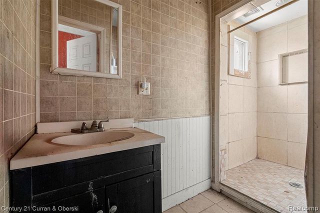 1270 E 1st Street, Monroe, MI 48161