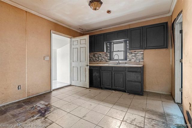 1270 E 1st Street, Monroe, MI 48161