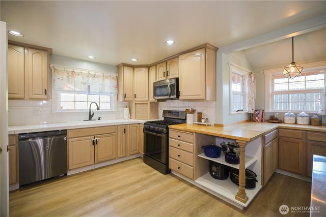 2025 Panama Avenue, Hoquiam, WA 98550