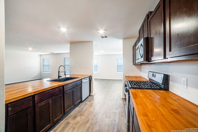 10054 Bur Sedge, San Antonio, TX 78254