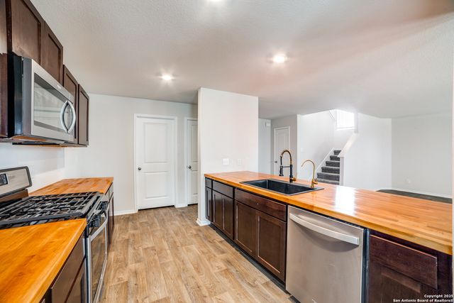 10054 Bur Sedge, San Antonio, TX 78254