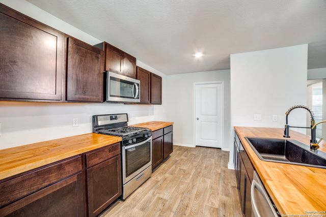 10054 Bur Sedge, San Antonio, TX 78254