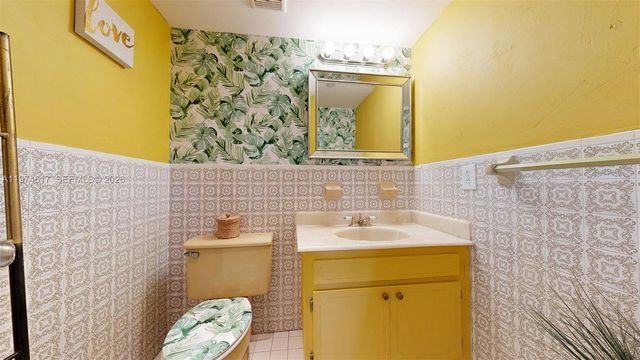 3860 NE 170th Street 310, North Miami Beach, FL 33160