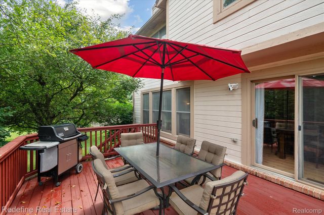 2841 Treyburn Lane, West Bloomfield Charter Township, MI 48324