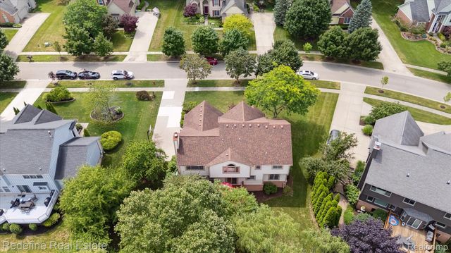 2841 Treyburn Lane, West Bloomfield Charter Township, MI 48324