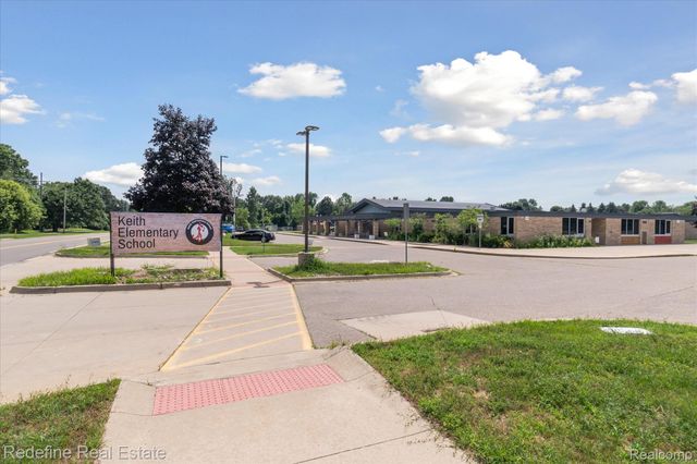 2841 Treyburn Lane, West Bloomfield Charter Township, MI 48324