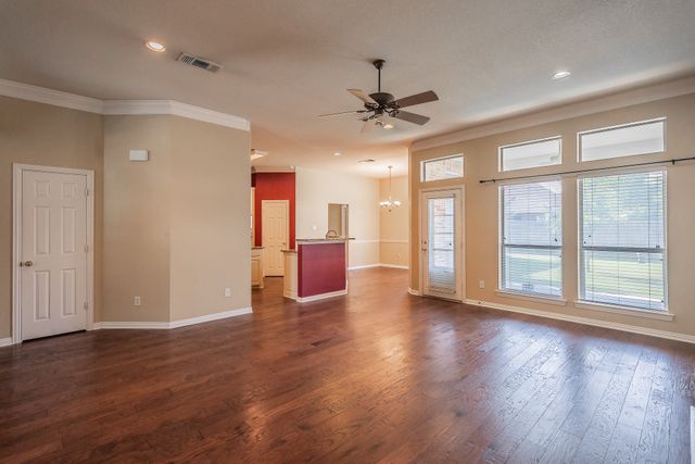 8152 Vine Wood Drive, North Richland Hills, TX 76182