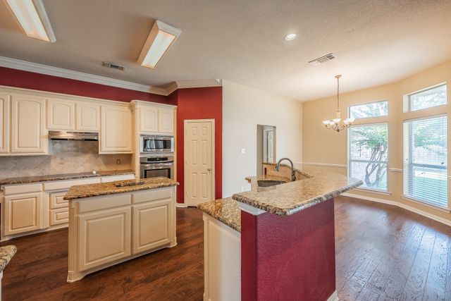 8152 Vine Wood Drive, North Richland Hills, TX 76182