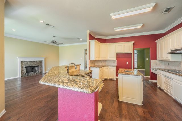 8152 Vine Wood Drive, North Richland Hills, TX 76182