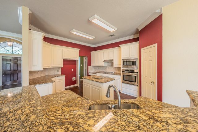 8152 Vine Wood Drive, North Richland Hills, TX 76182