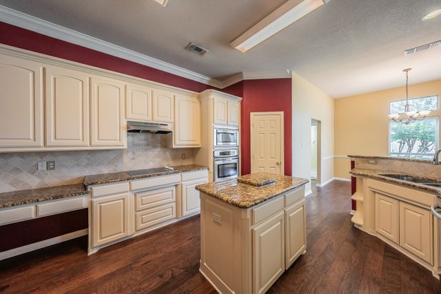 8152 Vine Wood Drive, North Richland Hills, TX 76182