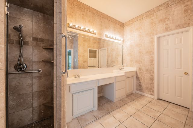 8152 Vine Wood Drive, North Richland Hills, TX 76182