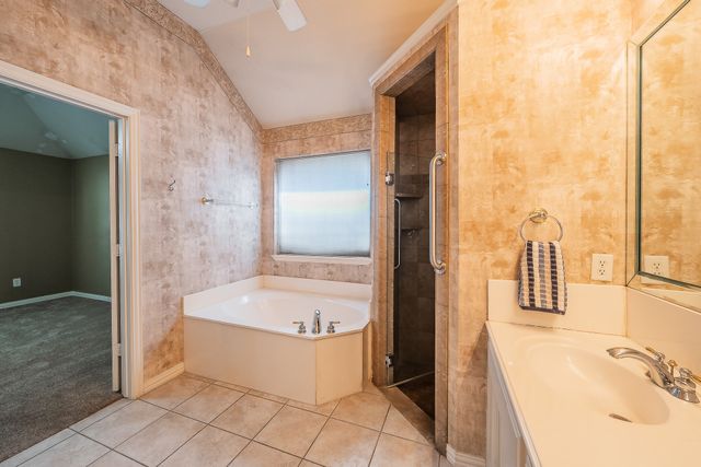 8152 Vine Wood Drive, North Richland Hills, TX 76182