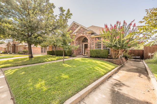 8152 Vine Wood Drive, North Richland Hills, TX 76182