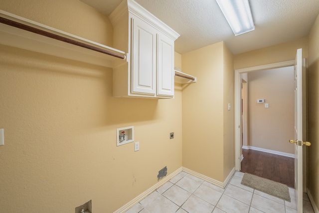 8152 Vine Wood Drive, North Richland Hills, TX 76182