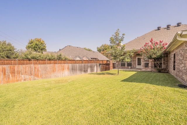 8152 Vine Wood Drive, North Richland Hills, TX 76182