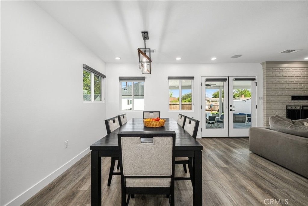 Image 11 of property listing at 3246 N Marwick, Long Beach, CA 90808