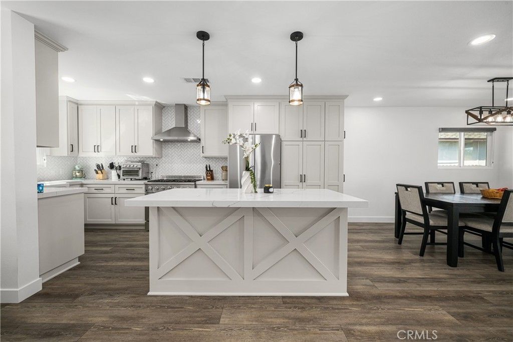 Image 12 of property listing at 3246 N Marwick, Long Beach, CA 90808