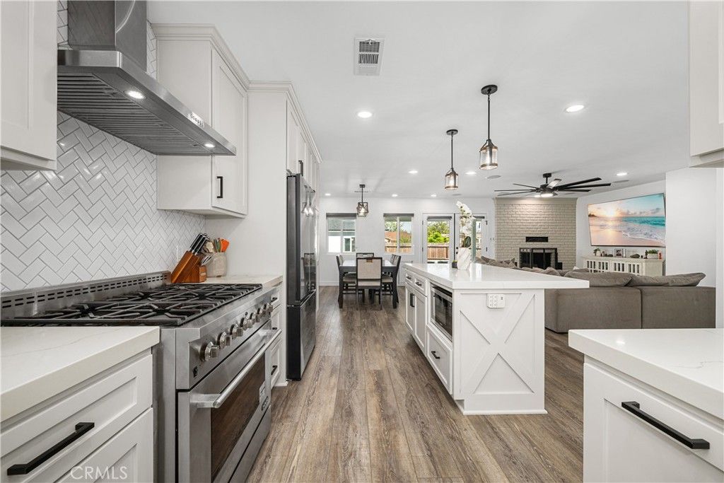 Image 14 of property listing at 3246 N Marwick, Long Beach, CA 90808