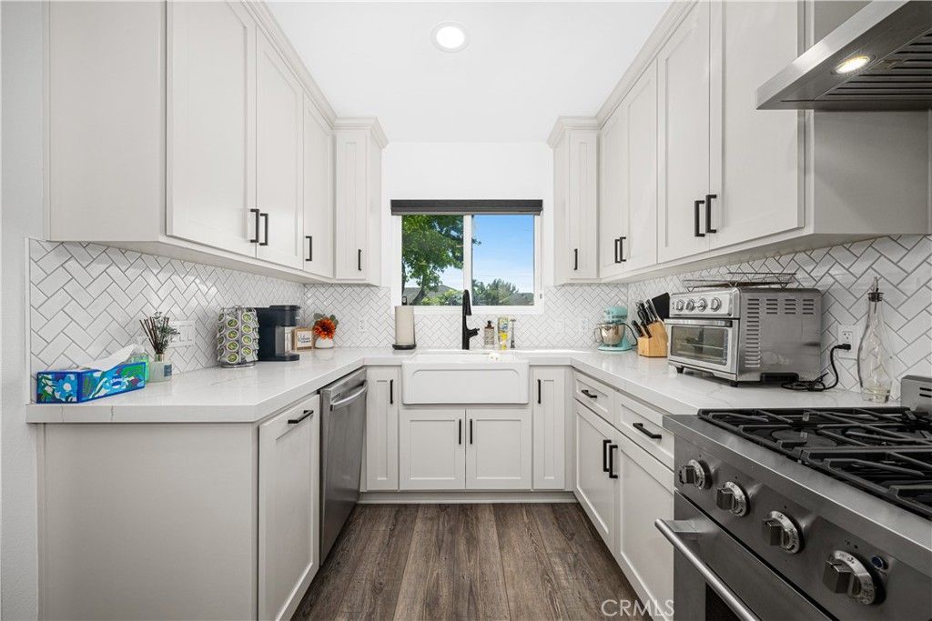 Image 15 of property listing at 3246 N Marwick, Long Beach, CA 90808