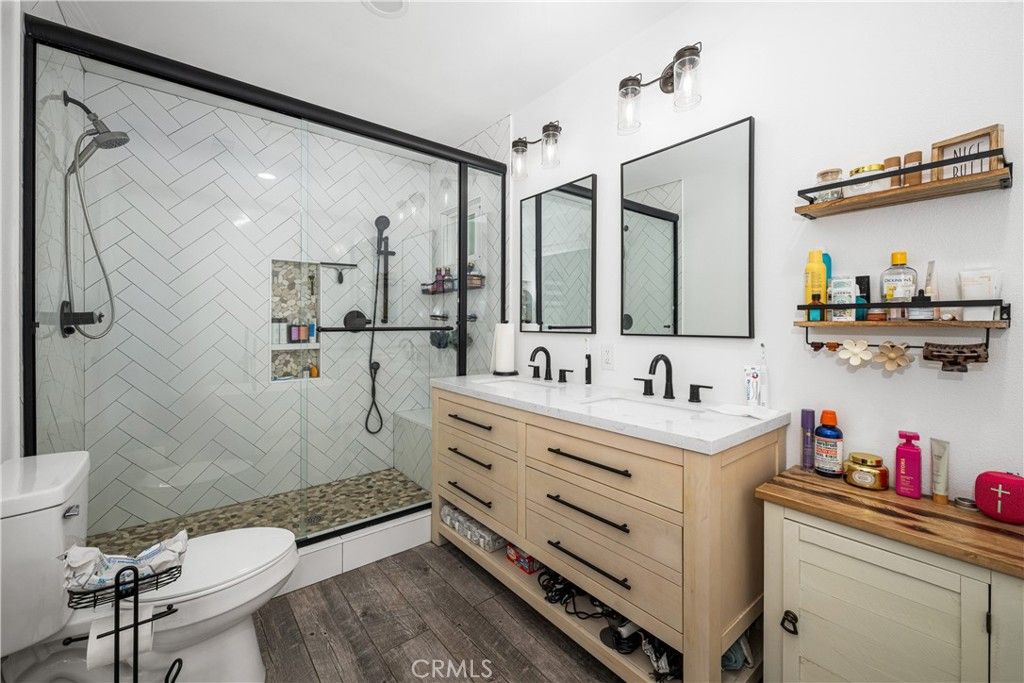 Image 26 of property listing at 3246 N Marwick, Long Beach, CA 90808