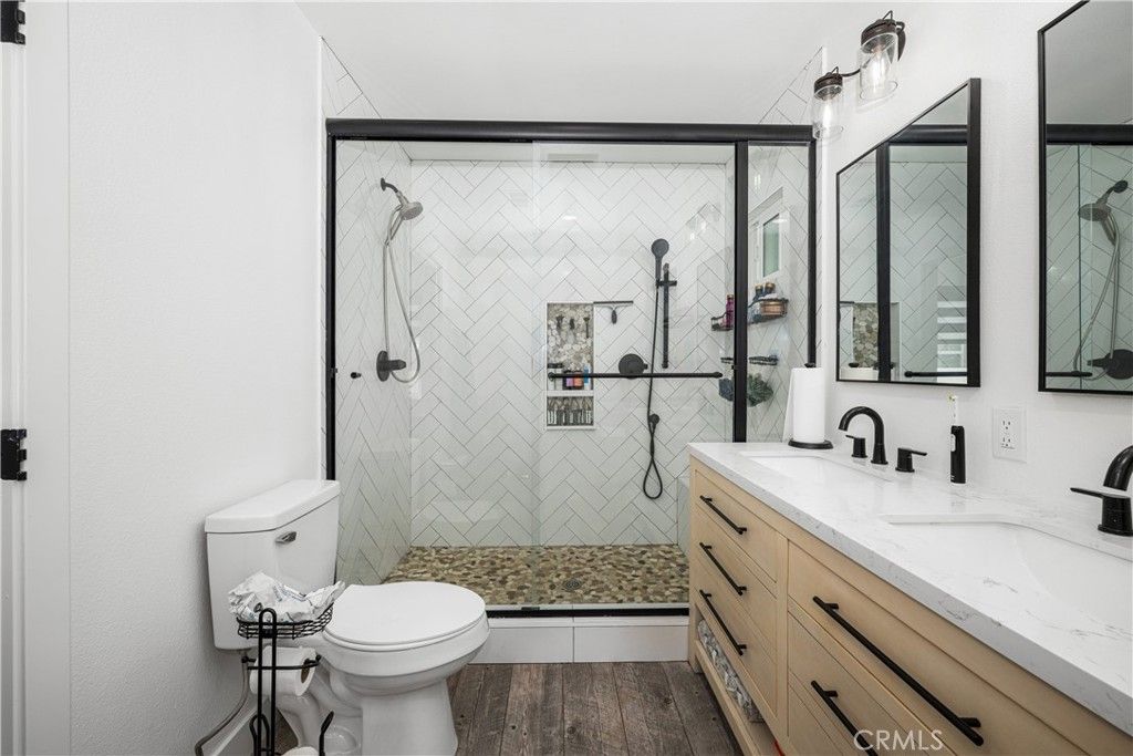 Image 27 of property listing at 3246 N Marwick, Long Beach, CA 90808