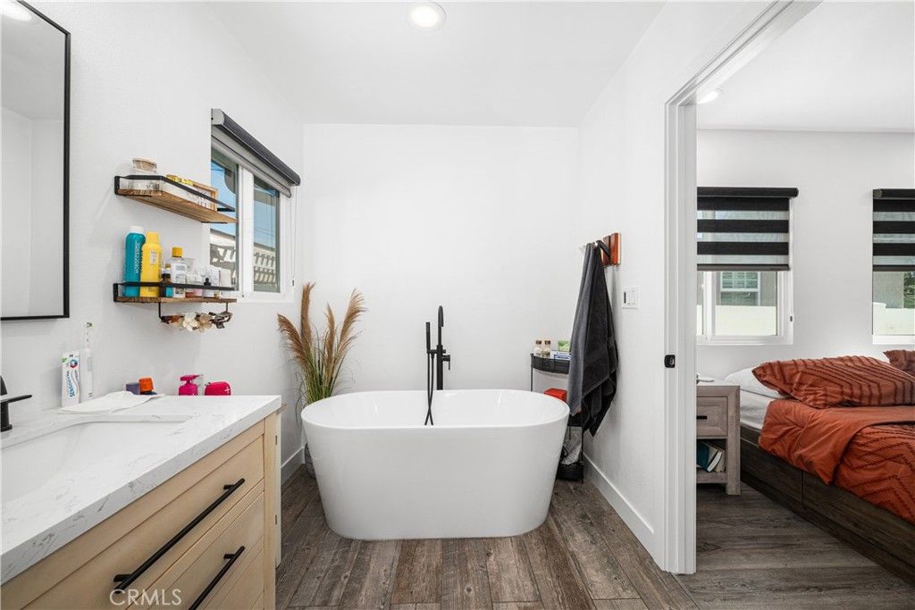 Image 29 of property listing at 3246 N Marwick, Long Beach, CA 90808